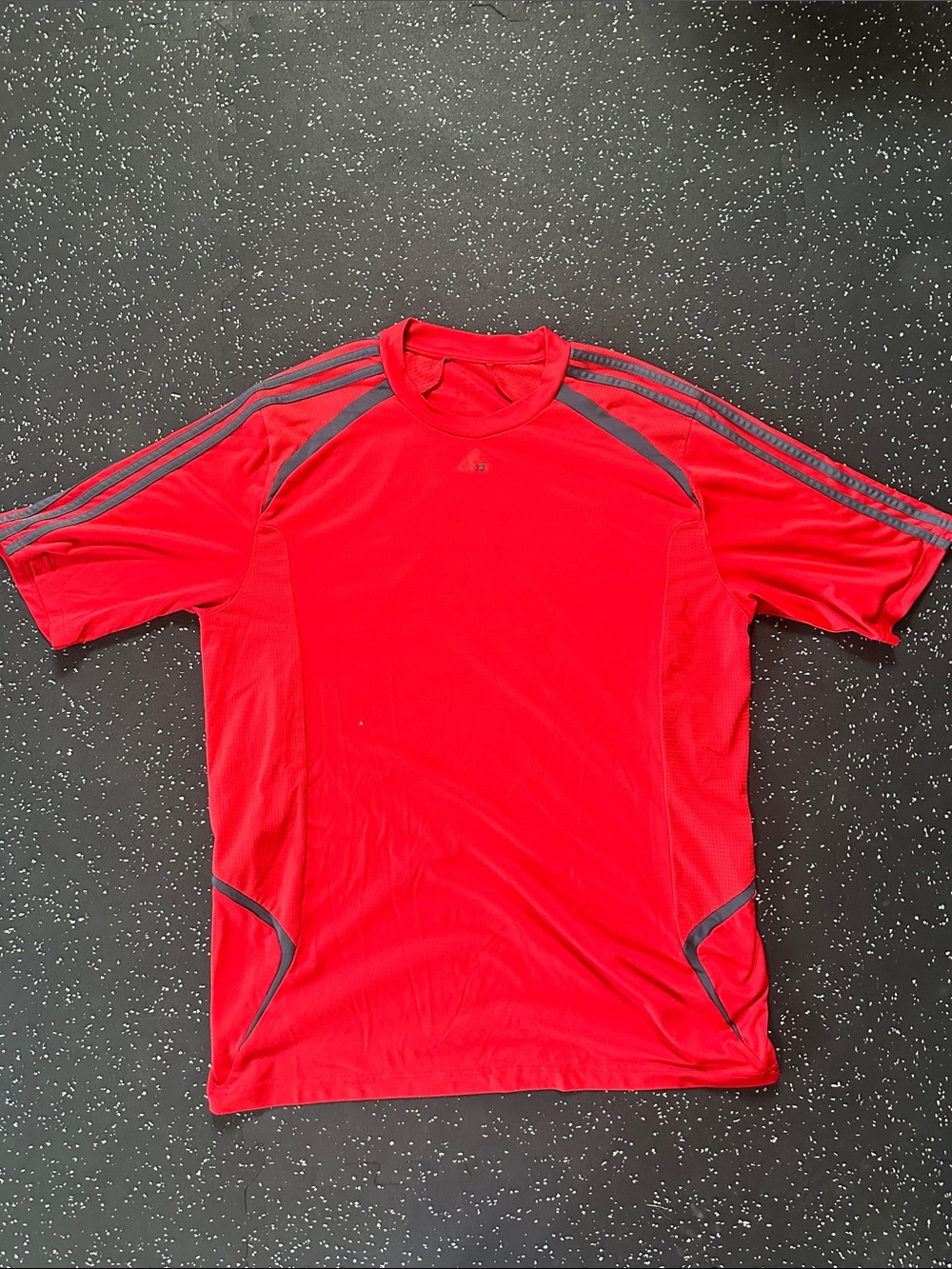 adidas Men's Red Short-Sleeve Athletic Jersey with Gray Accents
